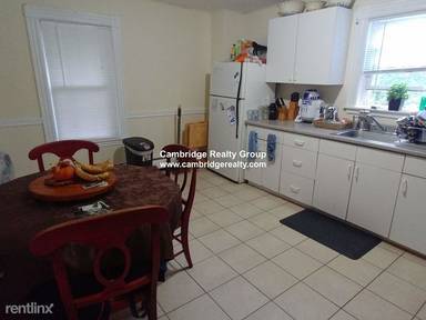 Main picture of 114 Woodstock St