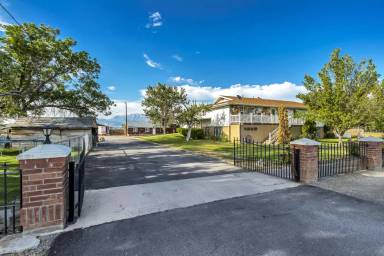 Main picture of 1662 W 4600 S