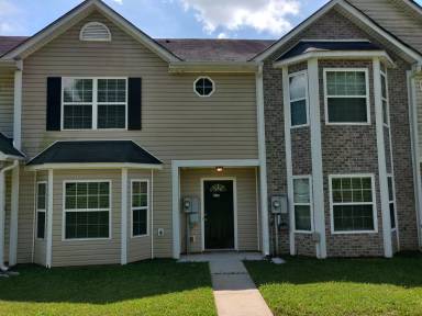 Main picture of 8577 Thomas Ln