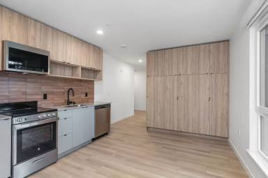 Main picture of 4015 Stone Way N