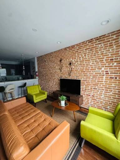 Main picture of 37 T St NE