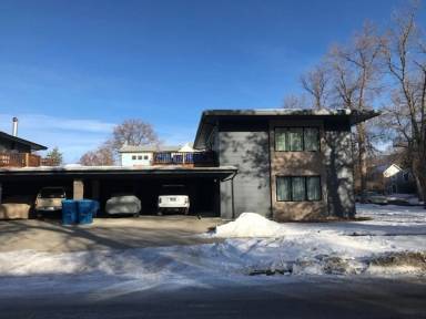 Main picture of 5 W Koch St