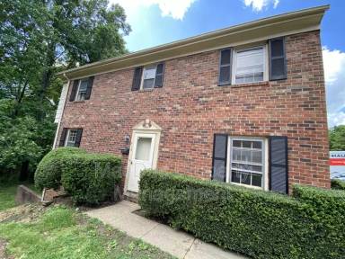 Main picture of 408 Olde Greenwich Cir