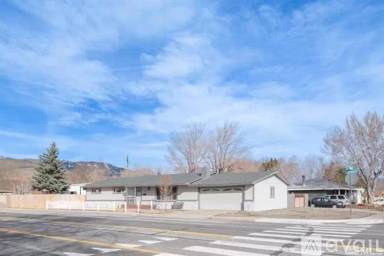 Main picture of 850 Colorado St