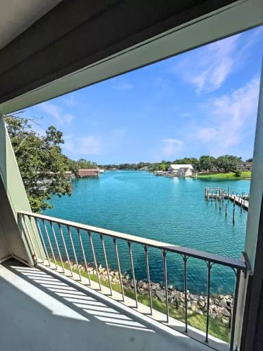 Main picture of Pier 1 Condo