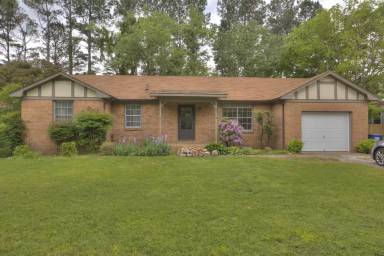Main picture of 2213 Cecille Dr SW