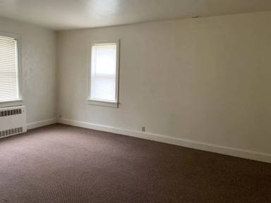 Main picture of 44 E Springfield Rd