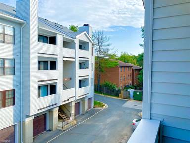 Main picture of 1647 Carriage House Ter