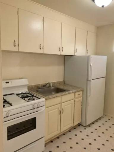 Main picture of 1110 W 14th St