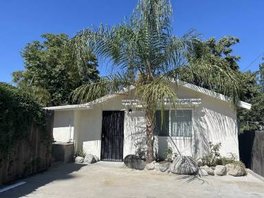 Main picture of 1327 Center Dr