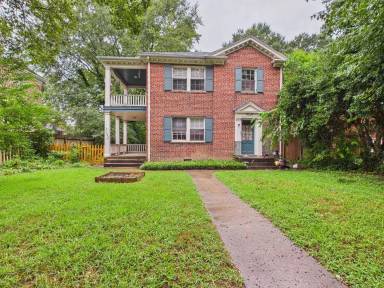 Main picture of 3923 Park Ave
