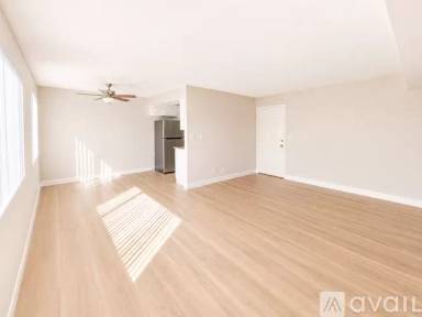 Main picture of 515 E Elmwood Ave