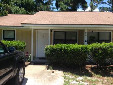 Main picture of 2714 Banyan St