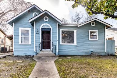 Main picture of 206 Hoover Ave