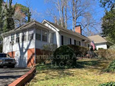 Main picture of 250 Chestnut St
