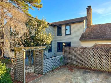Main picture of 2466 Fentress Ave