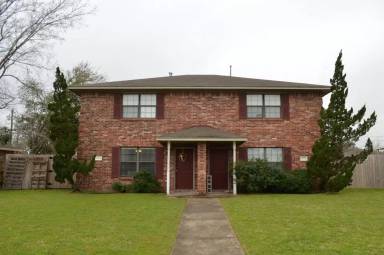 Main picture of 1904 Holleman Dr W