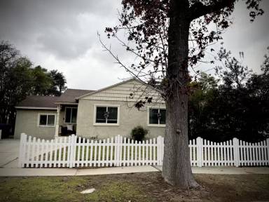 Main picture of 5775 Bertrand Ave
