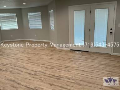 Main picture of 857 S Palomar Dr