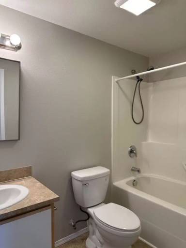 Main picture of 3450 Hawthorne Ave NE