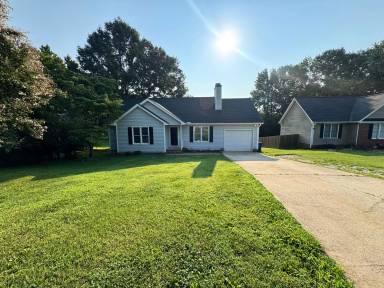 Main picture of 155 Lorraine Dr