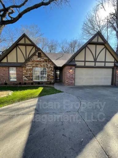 Main picture of 5512 S Columbia Ct