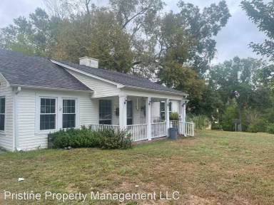 Main picture of 404 N Live Oak St