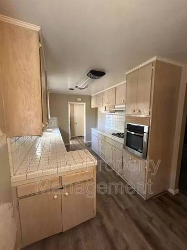Main picture of 6134 Fillmore Ave