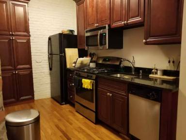 Main picture of 5 Kenwood St