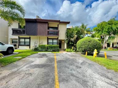 Main picture of 3840 SW 52nd Ave