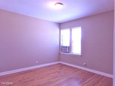 Main picture of 4433 W Fullerton Ave