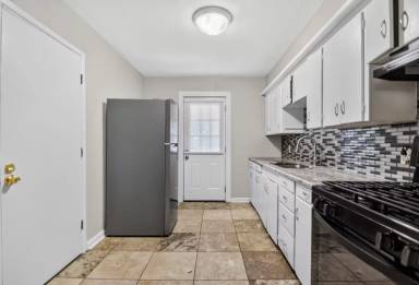 Main picture of 37 Purdue Cir