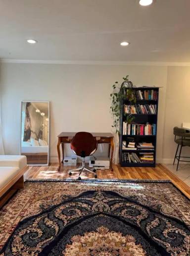 Main picture of 331 Poe St
