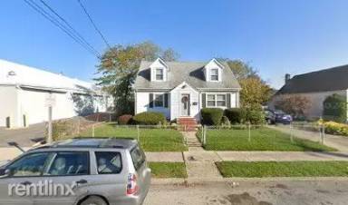 Main picture of 31 Hill Ave