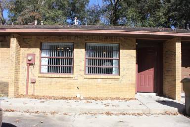 Main picture of 7006 SW 21st Ln