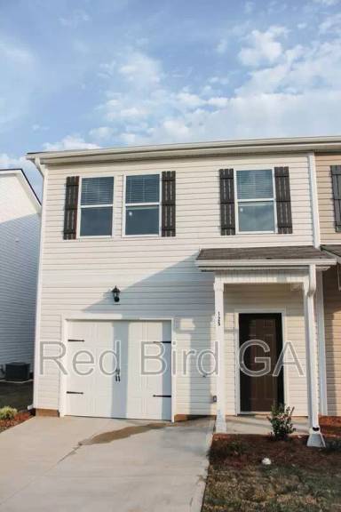Main picture of 233 Oakwood Dr NW