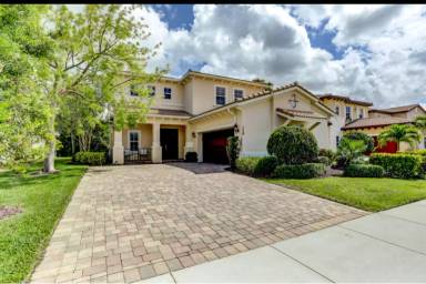Main picture of 136 Behring Way