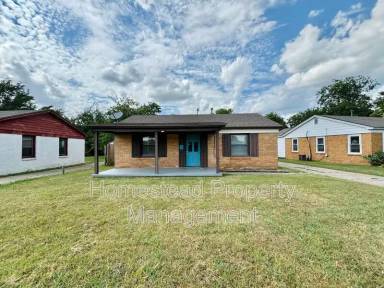 Main picture of 331 E Harmon Dr