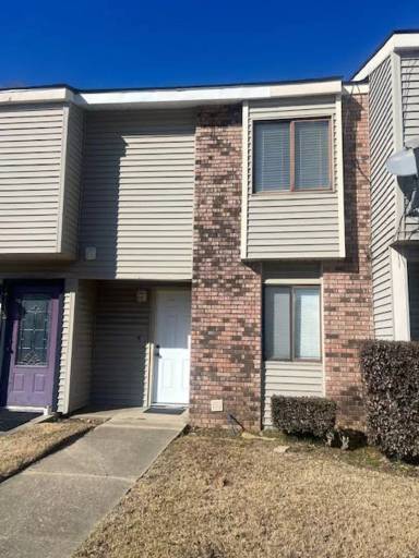 Main picture of 2826 Louisiana Ave