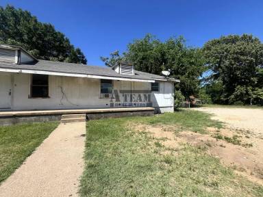 Main picture of 845 N Prairieville St