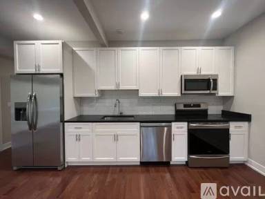 Main picture of 4641 N Malden St