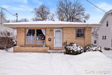 Main picture of 942 Frederick Ave NW