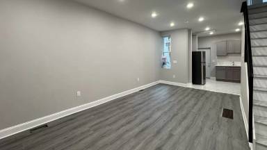 Main picture of 2603 W Seltzer St