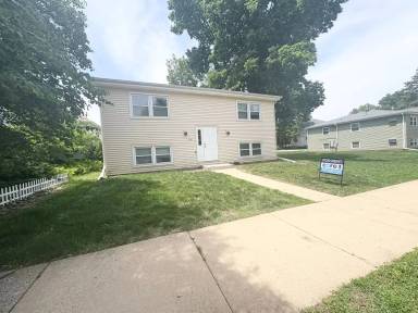 Main picture of 1106 N McLean St