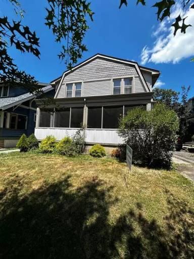 Main picture of 126 E Tulane Rd