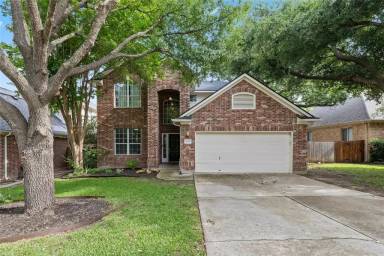 Main picture of 2015 Inverness Dr