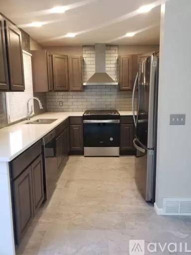 Main picture of 33 Durand Ct