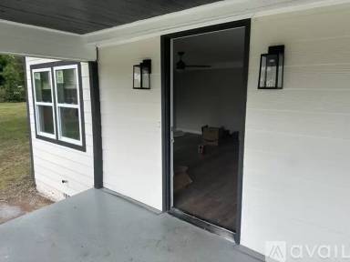 Main picture of 415 Howard Rd