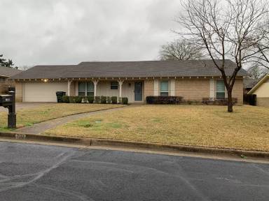 Main picture of 700 Top Hill Dr