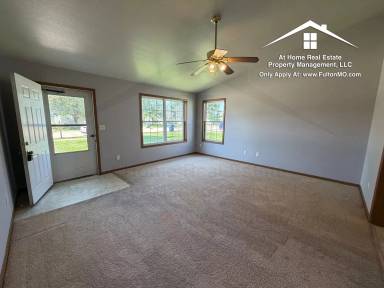 Main picture of 429 Sabre Cir